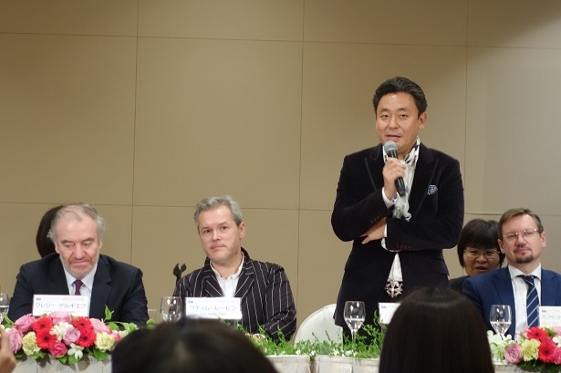 自分の体内にはロシアの“音楽的な血”が流れていると語る横山幸雄氏。ロシア の音楽にもっと親しみを持って欲しいとも