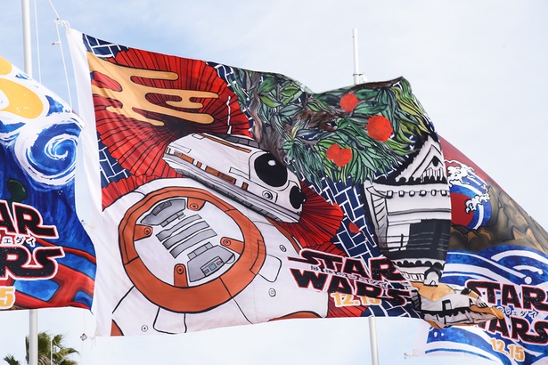 BB-8と高知城が描かれた大旗