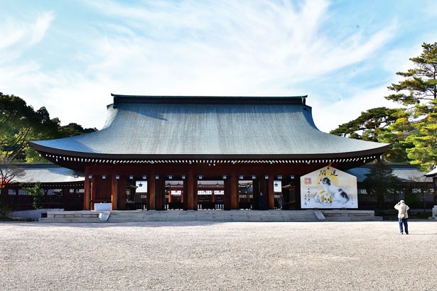初詣 個性的な干支グッズにも注目 日本建国の聖地 橿原神宮 初詣参拝ルート 年末年始特集18 ウォーカープラス