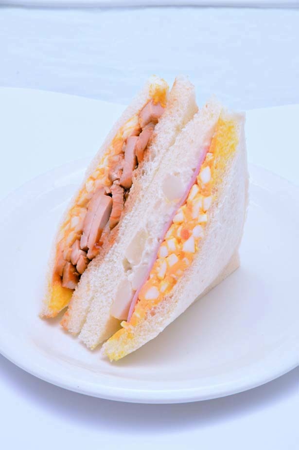 「テリタマスモークチキン×ポテハムタマサンド」(350円)/アサイッチ(静岡県静岡市)