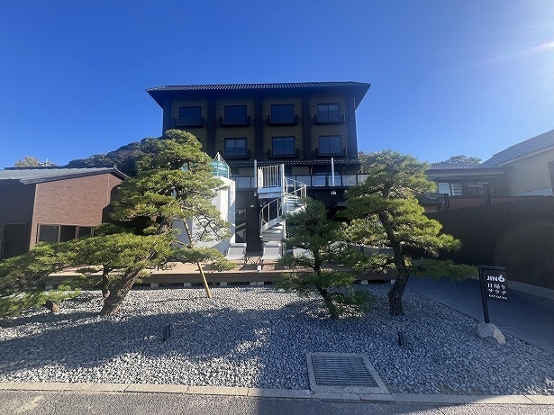 【写真】「JIN6サウナ」の上に宿泊施設が2026年1月30日(金)にオープン