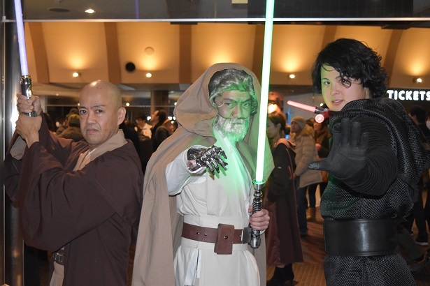 【写真を見る】スター・ウォーズシリーズが好きで集まるというファン