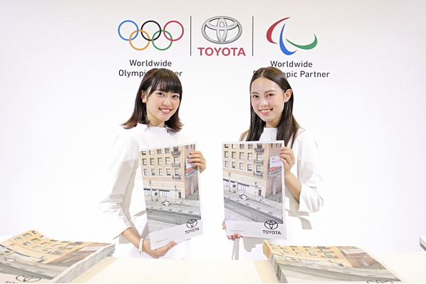 「トヨタ」のブースで見つけた美人コンパニオン