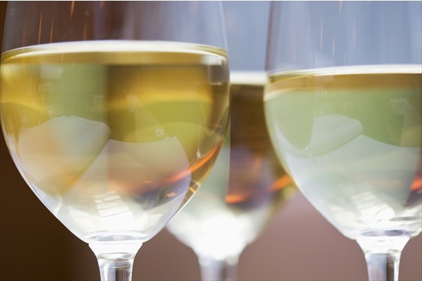 試飲が楽しめるほか、ワインにピッタリのおつまみも！