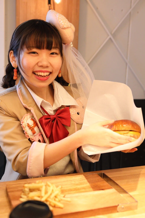 バーガー袋にセットイン！