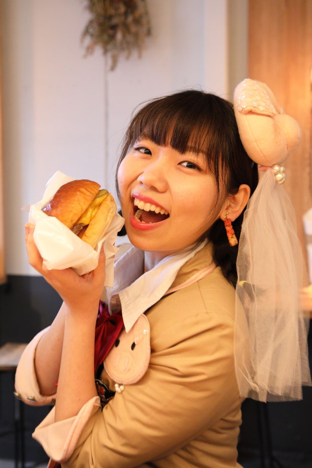 口に入りきらなーい！