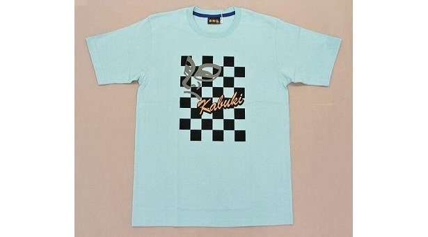 「隈取り図案 Tシャツ」（サックス）
