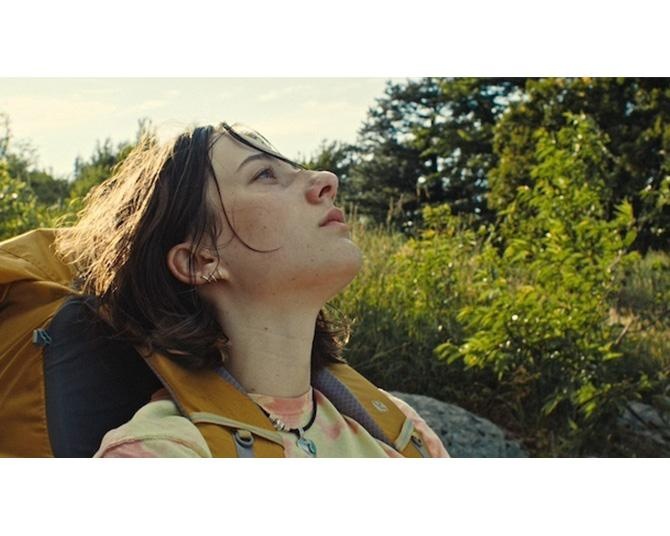 ひと夏の物語を描いた映画『グッドワン』の見どころを紹介。大人の入り口に立った少女が、男性たちを鋭い視線で見つめながら自身と向き合う姿に心動かされる1本！