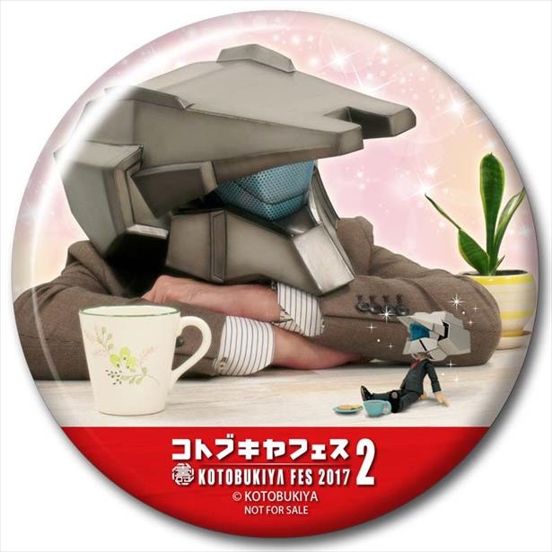 【写真を見る】入場特典の缶バッジ