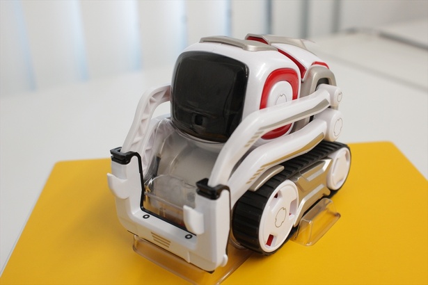 パッケージから取り出した直後のCOZMO