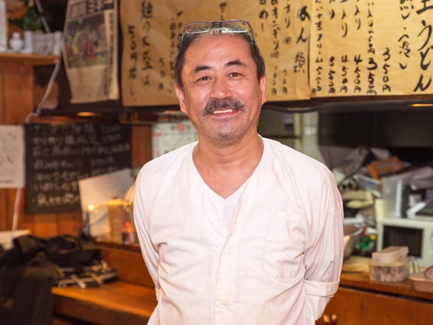 「うどん作りの肝となるのはダシと粉です」と語る、店主の米谷 淳さん