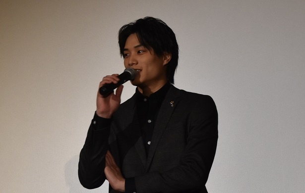 【写真を見る】鈴木伸之は関西弁に憧れていると語る