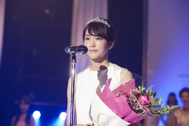 【写真を見る】残念な性格以外はパーフェクトなヒロイン・宝石美輝