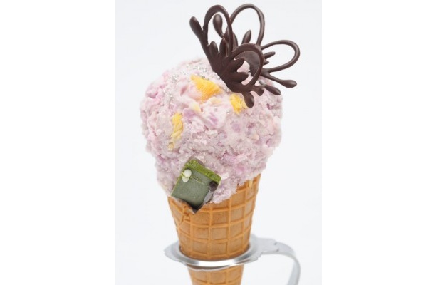 「高杉晋助“思い出は大切にするもんだねェ”」(680円)。マイナス30℃の鉄板の上でミックスして作る紫のヨーグルトアイス