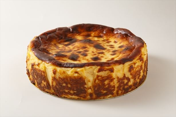 美食文化の栄えるスペイン・バスク地方の町、サン セバスチャン特有のチーズケーキ