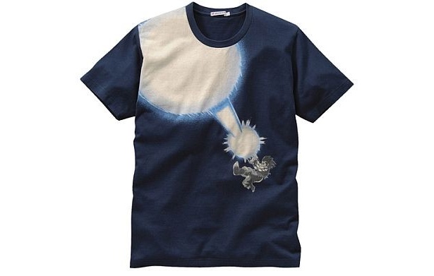 かめはめ波が迫力満点の｢ドラゴンボール｣のTシャツ。カラーは写真のネイビーのみ