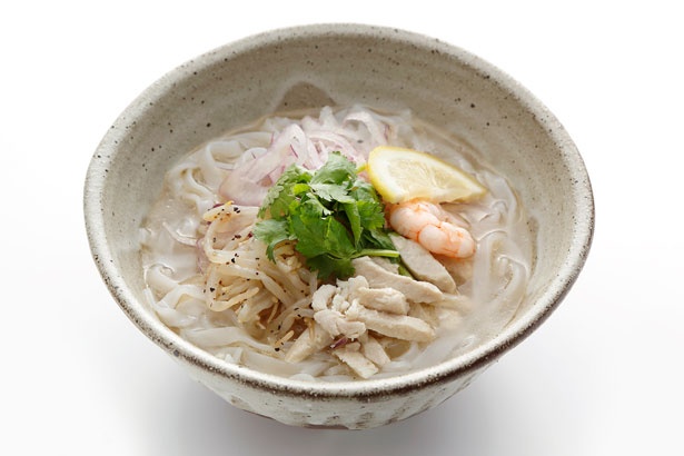6位「成城石井自家製 フォー・ガー」(税抜499円)。ナンプラーが香る優しい味わいのスープが美味。食欲がない時にもおすすめ
