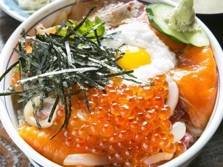 九州の旨い魚が勢ぞろい！福岡の台所・長浜鮮魚市場で行くべき5店