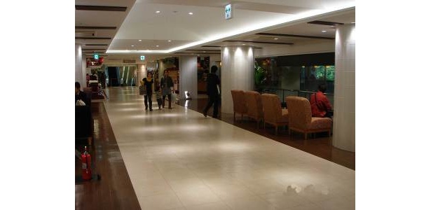 より使いやすくなった、連絡通路。ついつい長居してしまいそう