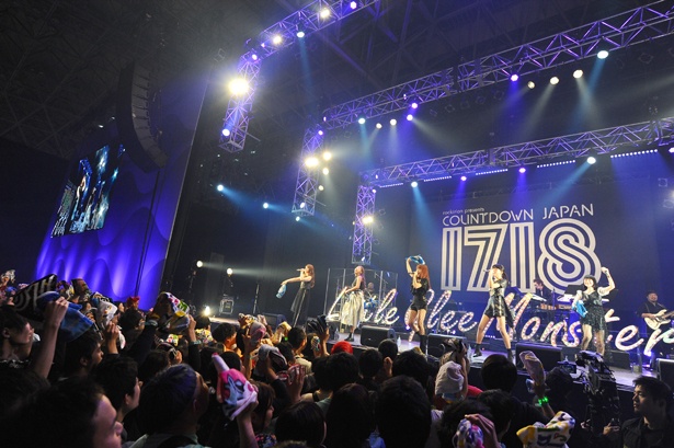 「COUNTDOWN JAPAN 17/18」Little Glee Monsterのステージ