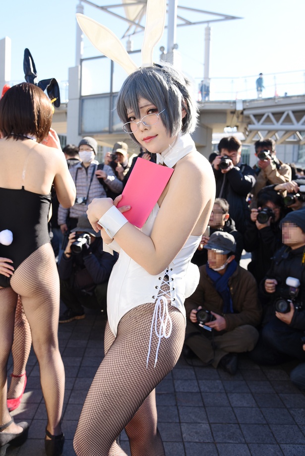 「涼宮ハルヒの憂鬱」の長門有希に扮する りもねさん