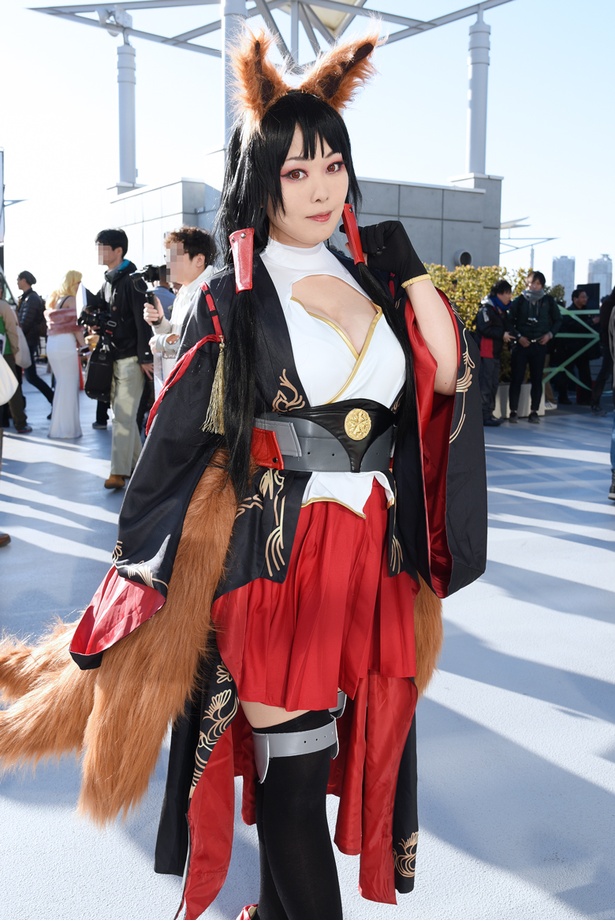 「アズールレーン」の赤城に扮する めぐめぐさん