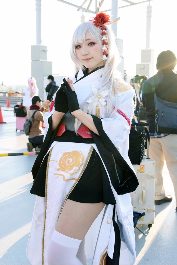 「アズールレーン」の翔鶴に扮する そうびさん
