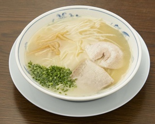 【福岡】ピュアな淡麗豚骨に感嘆！渾身の一杯｢南京ラーメン 黒門｣