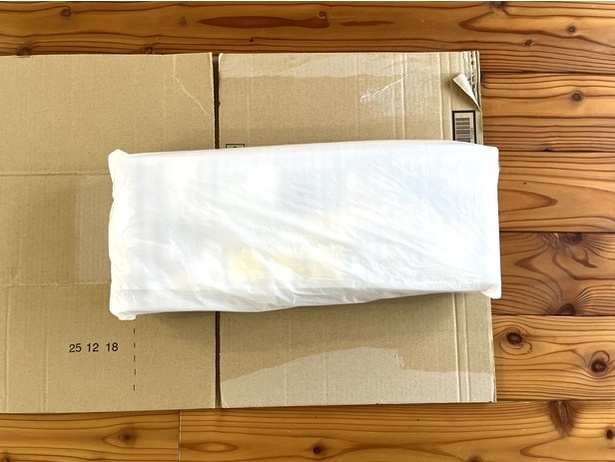箱の右端に荷物を合わせて、上下のフラップに点線を引きます（▶次へ）
