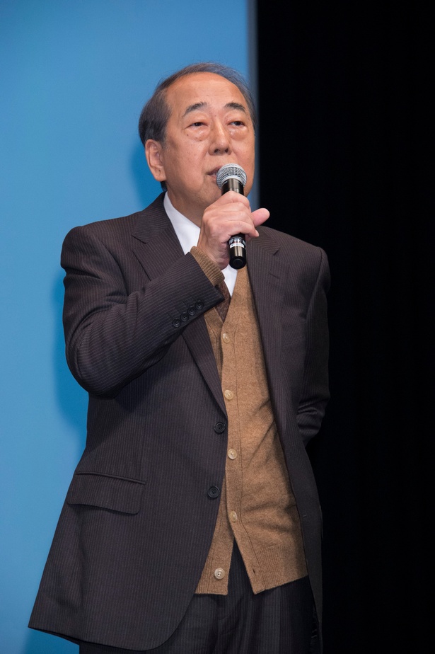 役者だけで本読みをしたという松本の話に、「初めて聞きました」と驚く岸部一徳