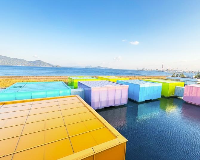 水盤の上のカラフルなキューブ…実はこれ、美術館の展示室！「世界で最も美しい美術館」に選ばれた下瀬美術館は広島観光するならマストで訪れたい新名所