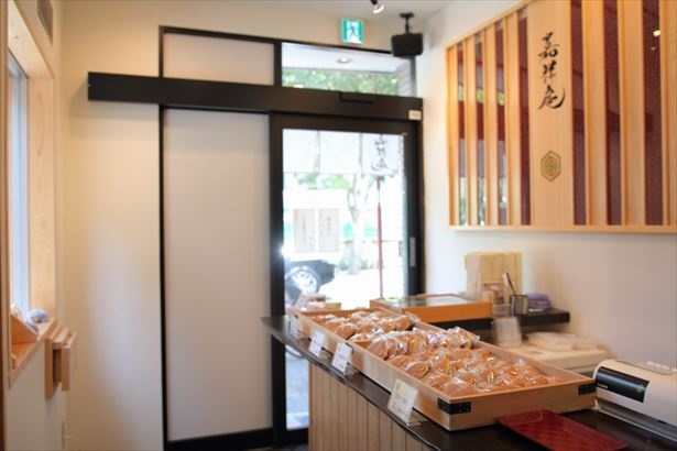 嘉祥庵ではどら焼きの皮だけを創業当初から販売していて、多くの皮ファンから愛されている