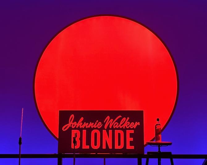 黄昏にハイボールはよく似合う…⿇布台ヒルズギャラリーにでっかい夕陽が登場！レモネード香るハイボールを楽しめる映えイベント「Walk Into Magic Hour」開催！