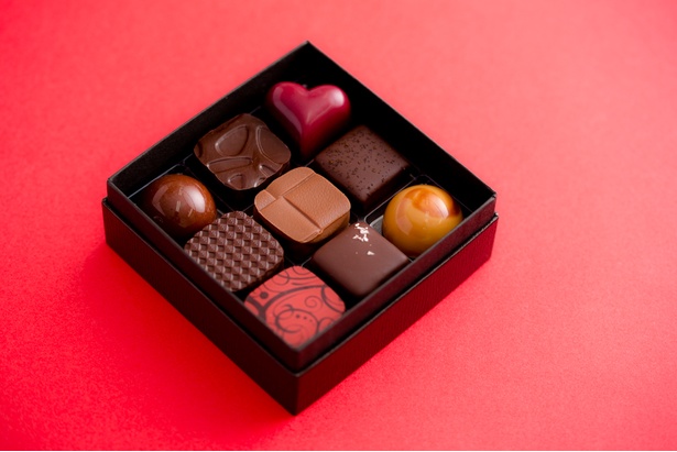 「Bon Bon Chocolat Assortiment」9個入り(2200円)は、バレンタイン限定ボンボンも入ったセット
