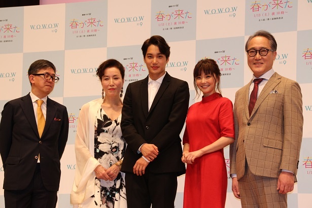 (写真左より) 河合勇人、高畑淳子、カイ(EXO)、倉科カナ、佐野史郎