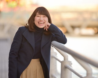 横浜出身！ 注目シンガーソングライター関取 花さんが、最新曲＆ジモト横浜を語る！【後編】
