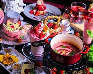「不思議の国のアリス」の世界観をモチーフにした”いちご尽くし”なメニュー