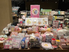 水森亜土「亜土ちゃんフェア」が全国各地で開催中！NEWノベルティ