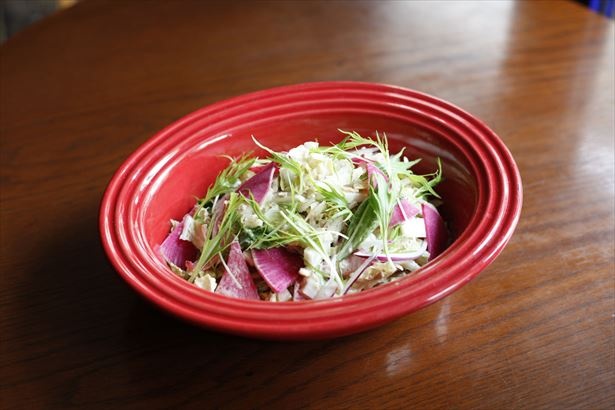 「赤玉葱・白菜・ツナのシャキシャキサラダ」