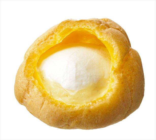 【写真を見る】看板の「ジャンボシュークリーム」にカスタード＆ホイップのダブルクリームが登場