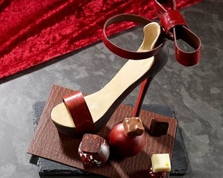 本物そっくり！こだわりのハイヒール型高級チョコ
