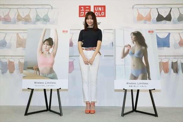 春夏コレクション発表会に登場した小嶋陽菜