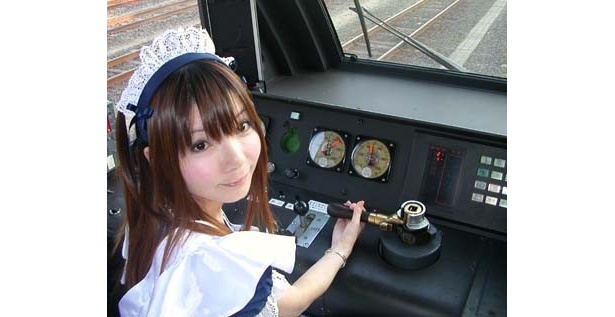出発進行！　※写真はイメージで当日メイドは運転席には入りません