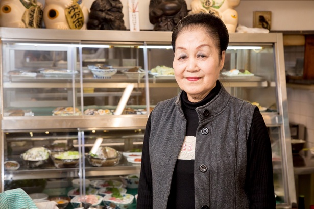 2代目店主の村田隆吉(りゅうきち)さんが引退した後は、夫人の里子さんが先頭に立って店を切り盛りしている