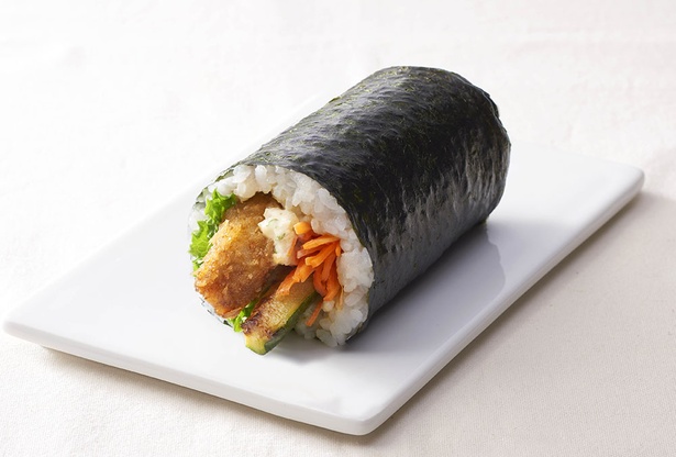 店で揚げた牛ヒレカツに、タルタルソースと醤油タレで味付けした「牛ヒレカツ巻」(ハーフ 1181円)は今回初登場