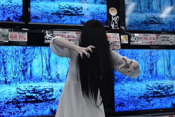 最恐ヒロイン 貞子が大阪に登場 ブルゾン 35億 ネタで意気込みを披露 ウォーカープラス