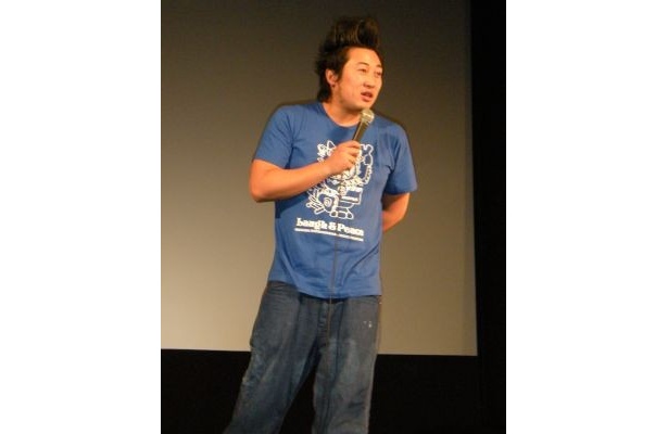 「マジメに観ちゃった方、います？」と観客を茶化す発言はテレ隠し!?