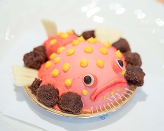 珍ビジュアル！サンシャイン水族館で、個性的すぎる深海グルメを食べてみた