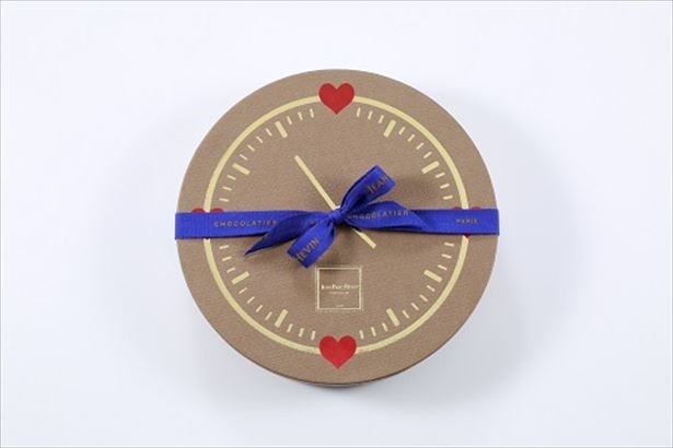 時計のパッケージが可愛い「ボワットゥ ショコラ オルロージュ」(9個入 5247円、10個入 3969円)