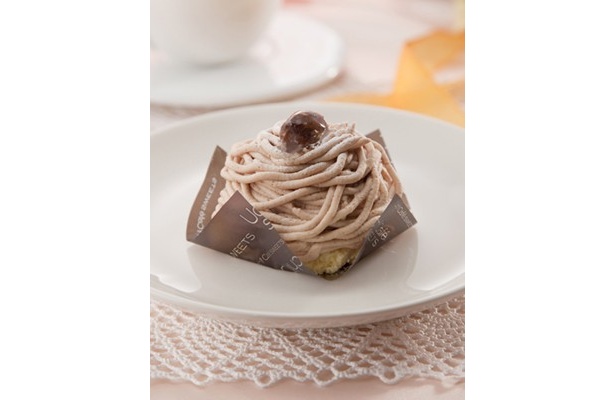 4月6日(火)には、洋菓子専門店でも使用されることの多い「サバトン社」のマロンピューレを使った「モンブラン」(210円)